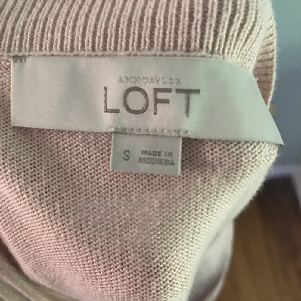 **3 for $20!!** LOFT Light Blush Pink Short Sleeve Cardigan Small - Picture 5 of 5